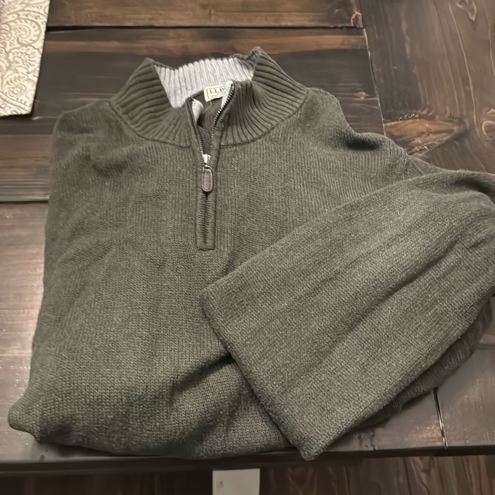 LL Bean 1/4 zip sweater. EUC, non smoking home